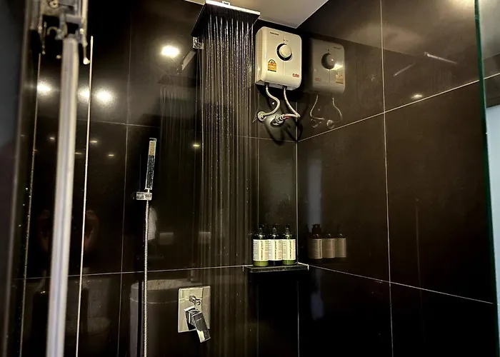 Oasis: 5 Min To Metro, Pool & Gym, Essentials *