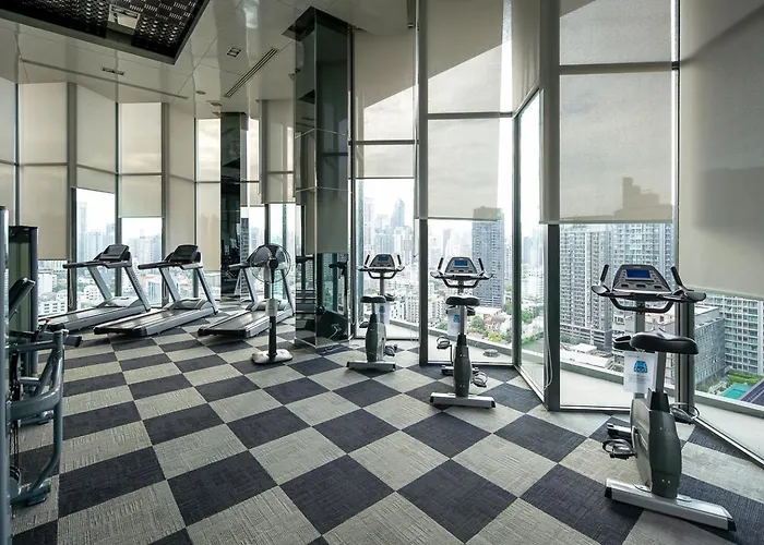 Oasis: 5 Min To Metro, Pool & Gym, Essentials *