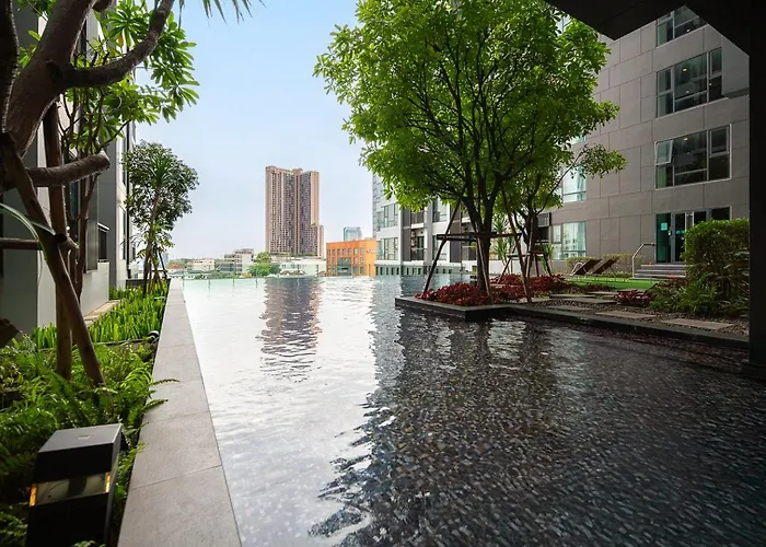 Oasis: 5 Min To Metro, Pool & Gym, Essentials Appartamento *