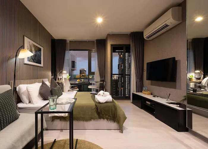 Oasis: 5 Min To Metro, Pool & Gym, Essentials