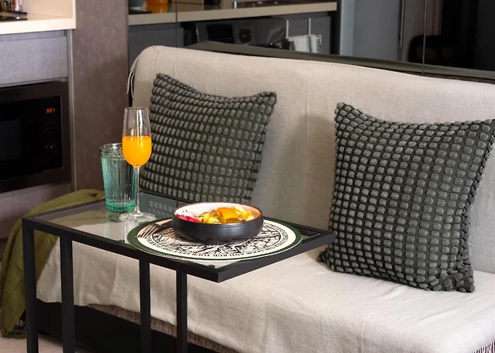 Appartamento Oasis: 5 Min To Metro, Pool & Gym, Essentials