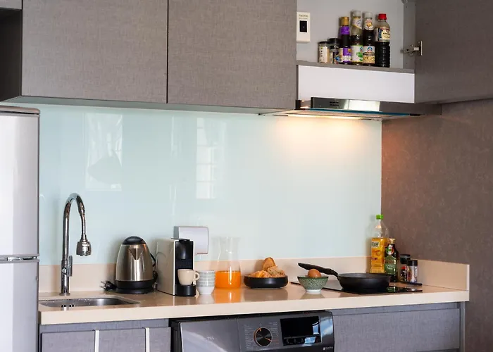 Oasis: 5 Min To Metro, Pool & Gym, Essentials Appartamento Bangkok