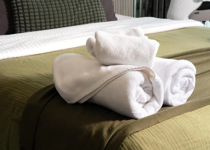 Oasis: 5 Min To Metro, Pool & Gym, Essentials Bangkok